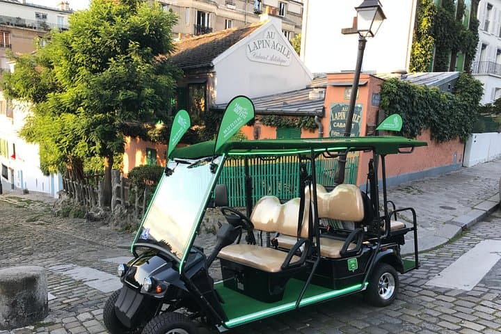 Discover Paris in electric golf carts