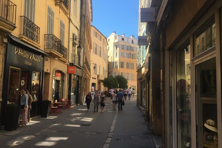 Aix en Provence City Walking Tours. English Language