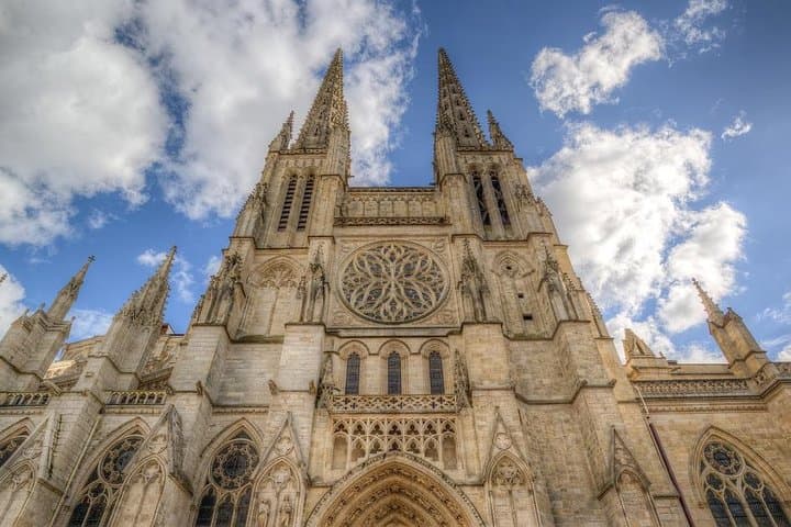 Private 3-hour Walking Tour of Bordeaux with official tour guide