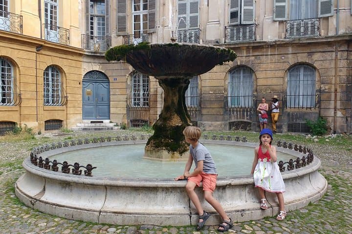 Guided Tour in Aix-en-Provence: Historical Old City