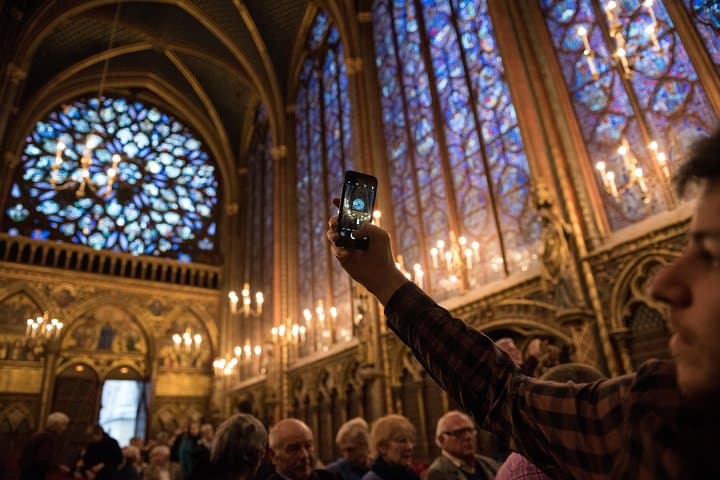 Admiring Sainte Chapelle Interior 
Ph: Amélie Laurin