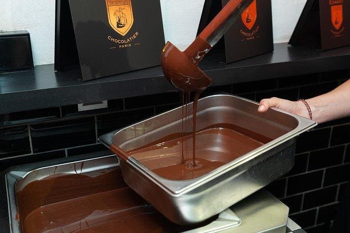Private Family Chocolate Making Class in Paris