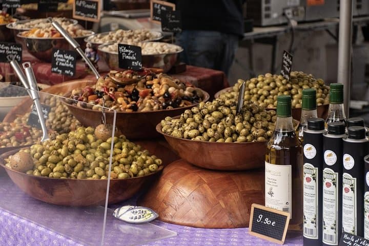 Highlights of Provence : food, wine and seaside in Cassis and Aix