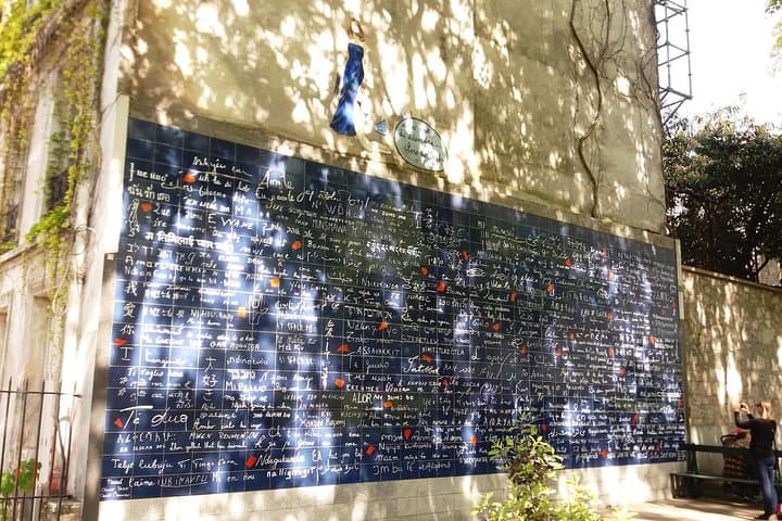 Le mur des je t'aime (the wall of I love yous) by Maimaid