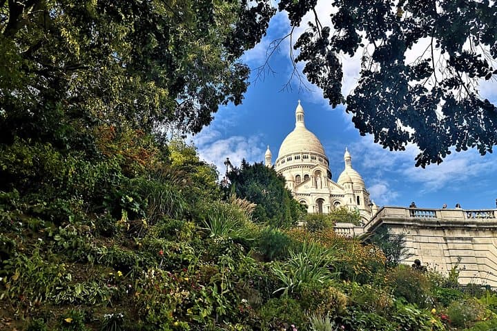 Sacred Heart and Montmartre with private guide