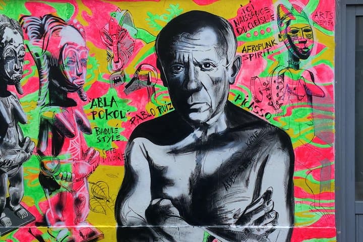 Montmartre Street Art Tour with an Artist