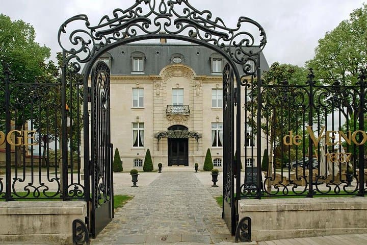 Private Champagne Tour and Reims from Paris with Hotel Pick Up