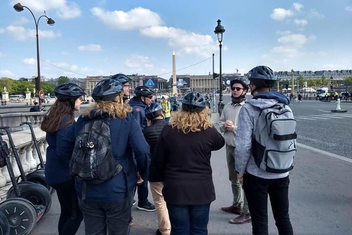 Paris: Experience Segway Top Highlights Small Group 2 Hours