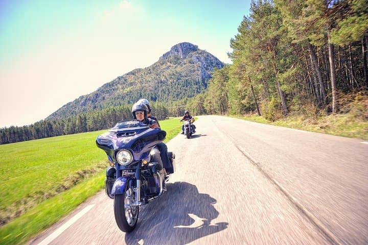Stroll on a Harley Davidson, Full day passenger duet with your guide