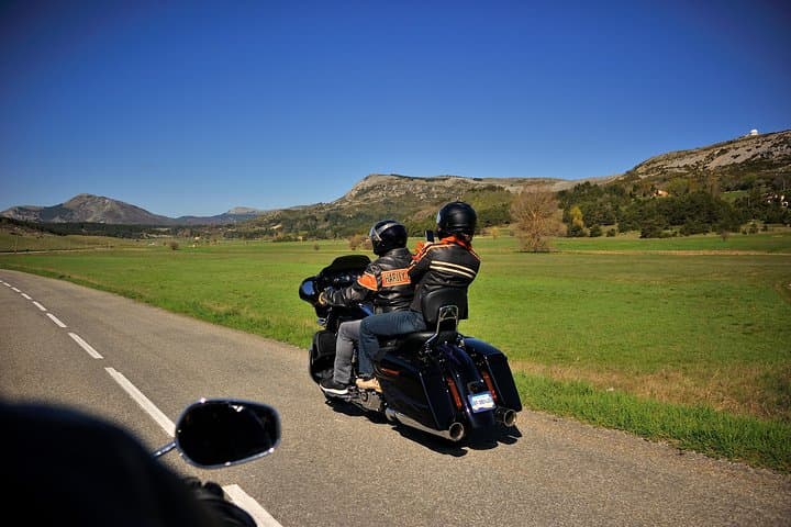 Stroll on a Harley Davidson, Full day passenger duet with your guide