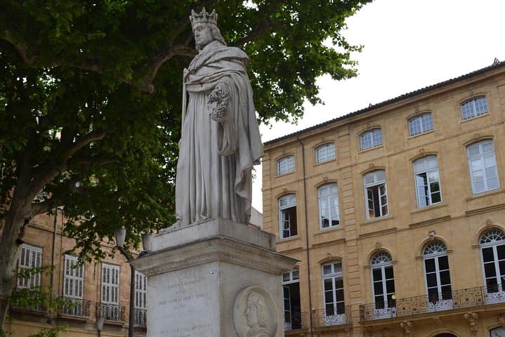 Guided Tour in Aix-en-Provence: Historical Old City