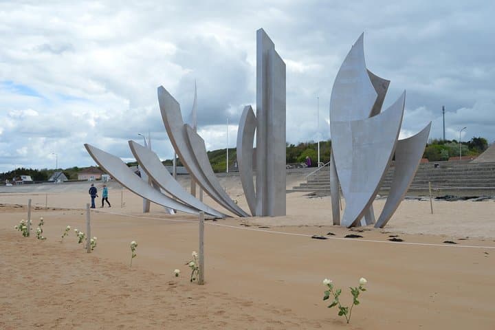 The Braves monument, Omaha Beach