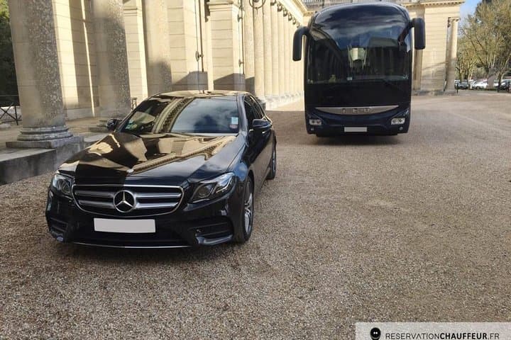 Private transfer Paris to CDG with professional driver