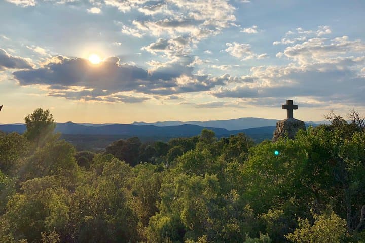 Hike & wine at the top of "Pic Saint Loup"