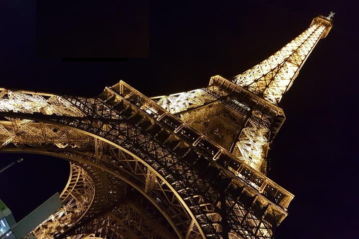 VIP transfer with Ford Explorer from CDG TO PARIS/DISNEY OR BACK