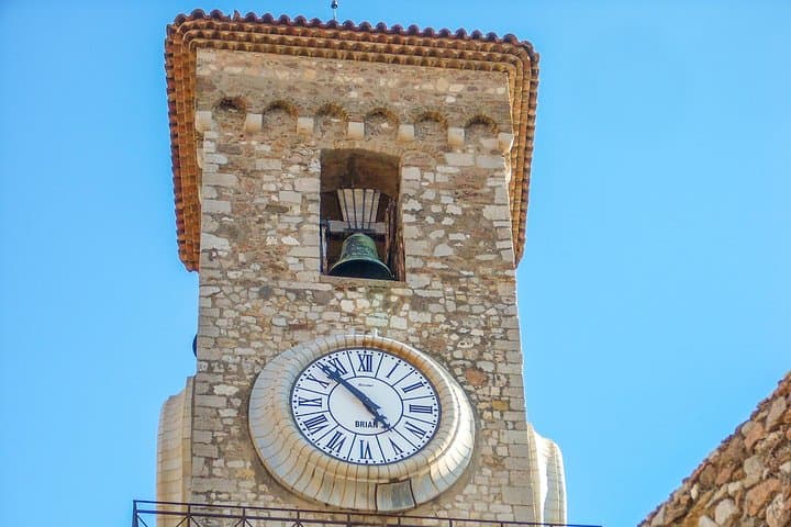 Historic Cannes: Exclusive Private Tour with a Local