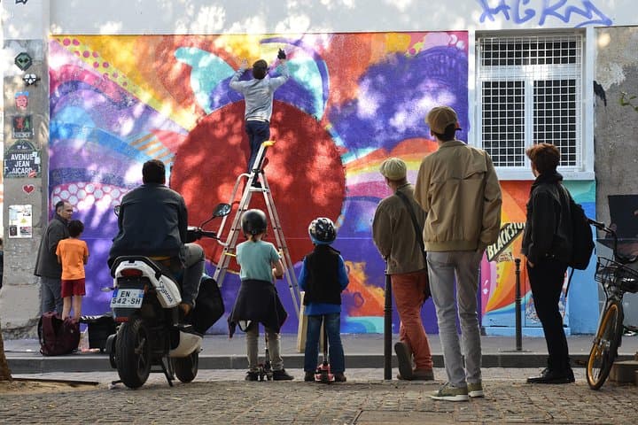 Belleville Street Art Tour with an Artist