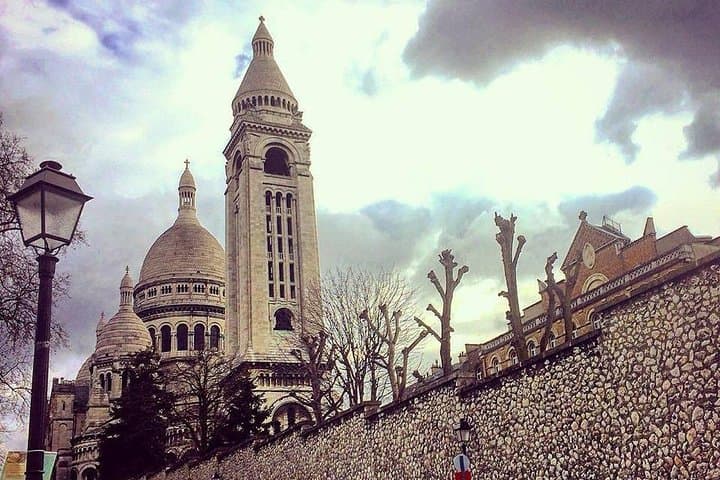 Montmartre Highlights - Bohemian Streets & Sacré-Coeur Basilica