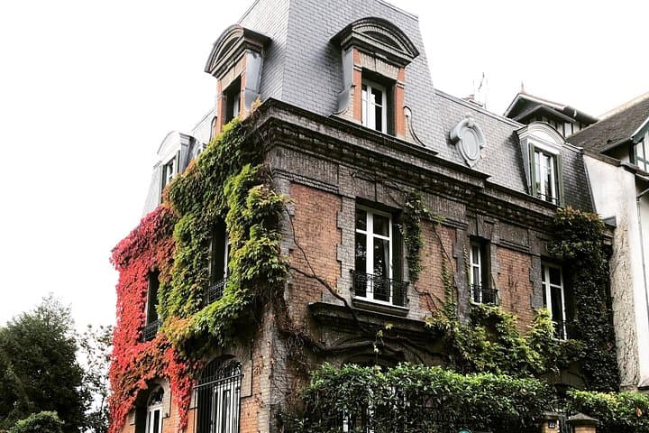 Fat Cat gets the Early Bird: Montmartre