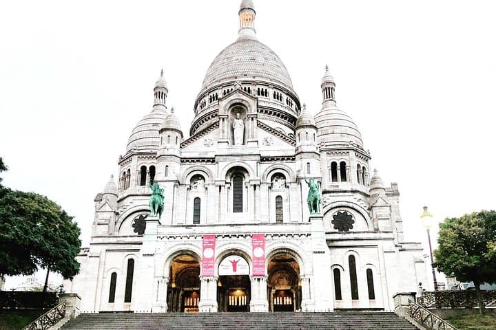 Fat Cat gets the Early Bird: Montmartre
