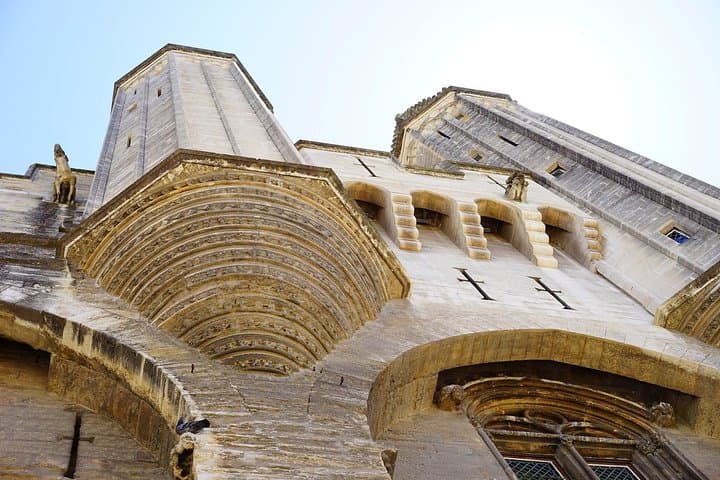 Avignon: Private Walking Tour