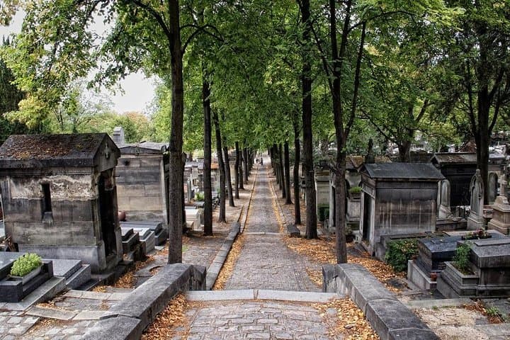 Pere Lachaise Cemetery Private Walking Tour