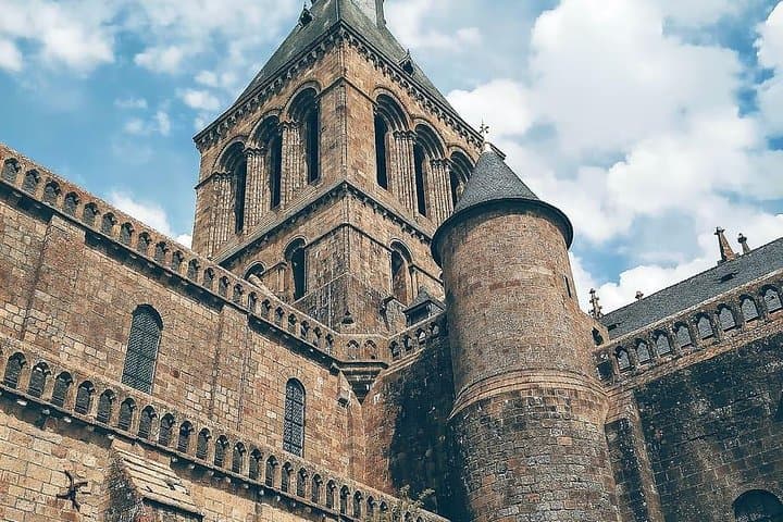 Private 9-hour tour to Mont St. Michel from Le Havre cruise port