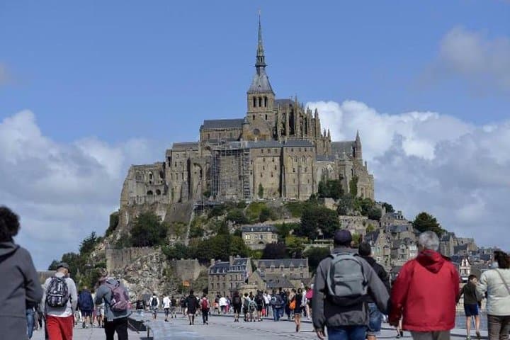 Private 9-hour tour to Mont St. Michel from Le Havre cruise port