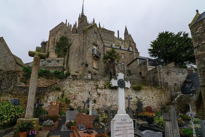 Private 9-hour tour to Mont St. Michel from Le Havre cruise port