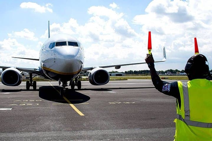 Luxury TRANSFER from PARIS to ==> BEAUVAIS AIRPORT with Cab-Bel-Air
