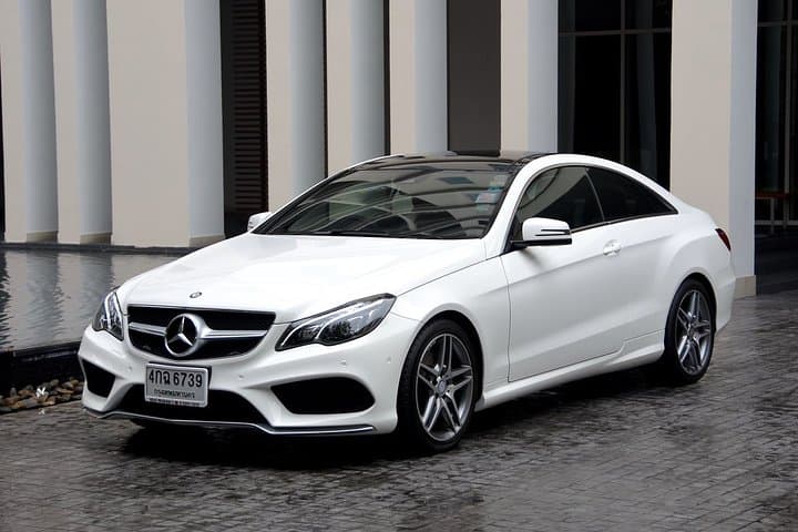 Private arrival OR departure transfer in Lyon (hotel OR airport pick-up)