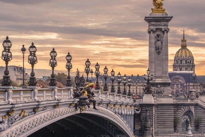 Paris First Time Private Tour with Notre Dame, Montmartre & Arc de Triomphe