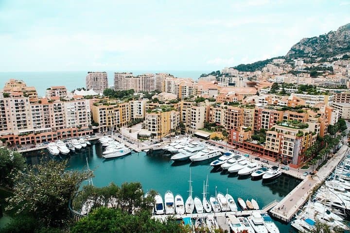 Lovely Romantic tour in French Riviera For Couples
