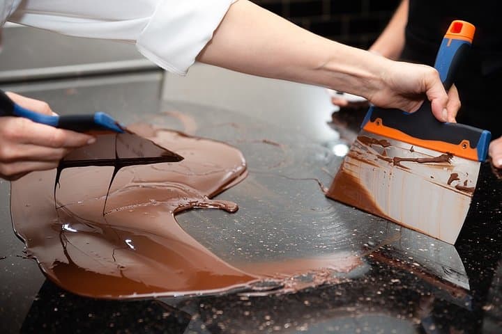 Private Praliné Rocher Chocolate making class in Paris