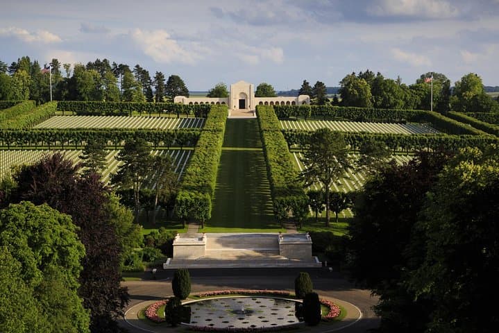 Meuse Argonne American Cemetery in Romagne (View from the terrace of the visitor center towards the chapel and the graves of the American military cemetery)