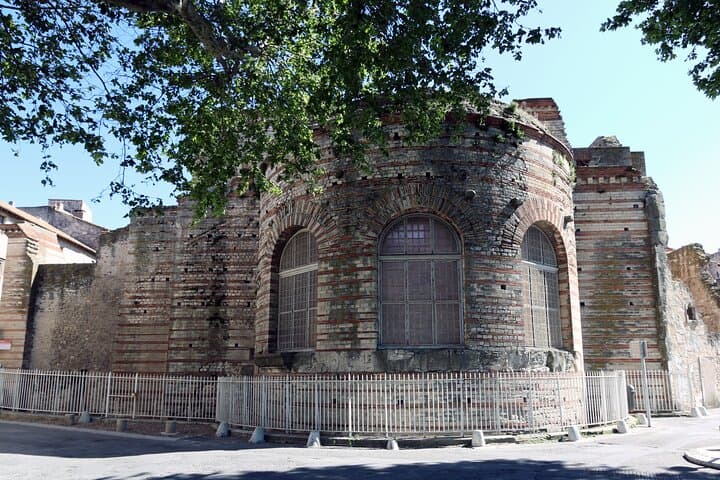 Historic Arles, the wild windswept beaches of the Camargue & Les Saintes