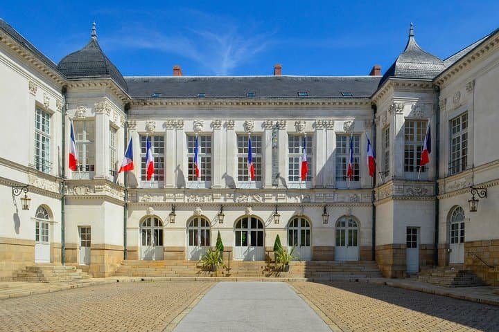 Private 3-hour Walking Tour of Nantes with official tour guide