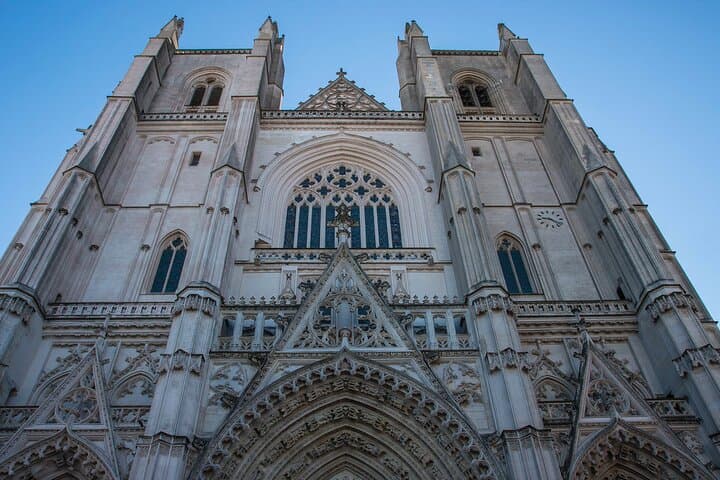 Private 3-hour Walking Tour of Nantes with official tour guide