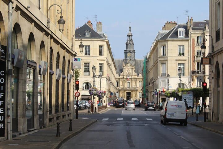 Private 4-hour City Tour of Reims with driver, guide and Hotel pick-up