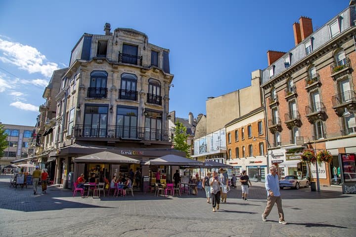 Private 3-hour Walking Tour of Reims with official tour guide