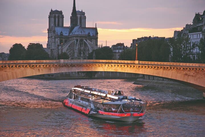 Bateaux Mouches® New Year's Eve Special Dinner Cruise in Paris