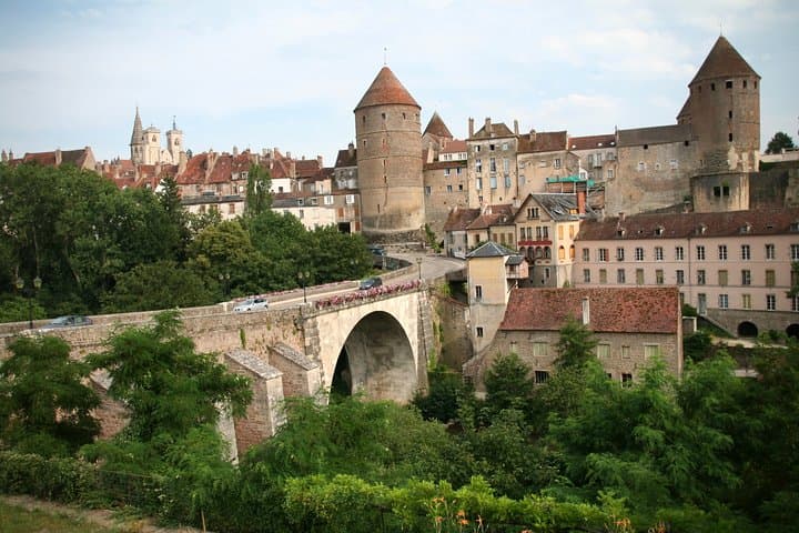 Touristic highlights of Semur-en-Auxois a Private half day tour with a local
