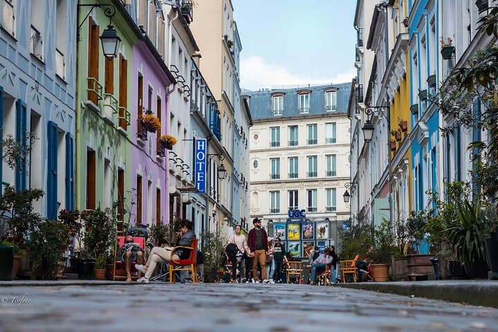 A day in the life of Paris - Private tour with a local