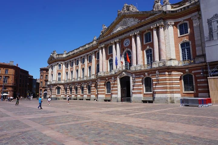 Place du Capitole, meeting place for the departure!