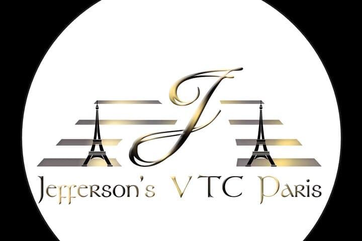 A partnership of trained, authorized and experienced drivers, who will be happy to drive you to your destination for an essential user experience aboard our VTC fleet.