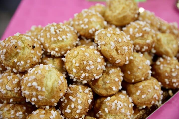 Montmartre’s heritage with specialties tasting Private Tour