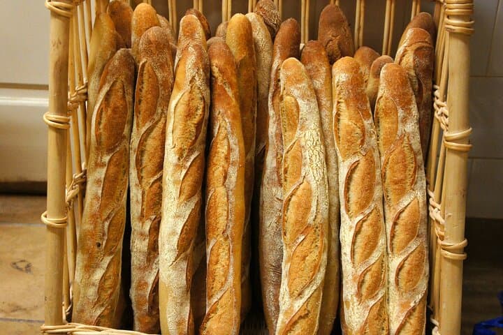 Montmartre’s heritage with specialties tasting Private Tour
