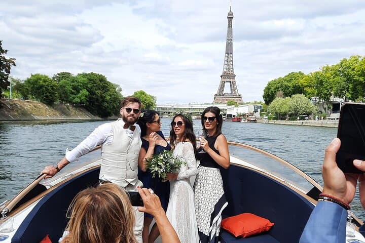 Wedding on the Seine