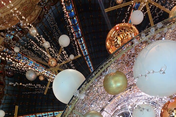 Paris Walking Tour: Christmas Food and Decorations