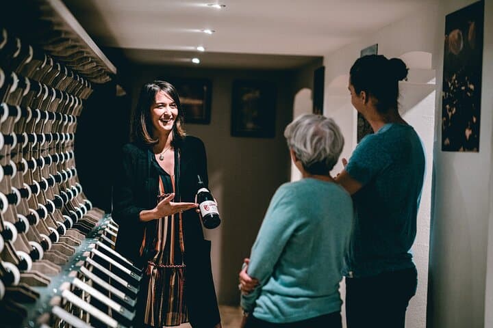 Our sommeliers are there to answer your questions!